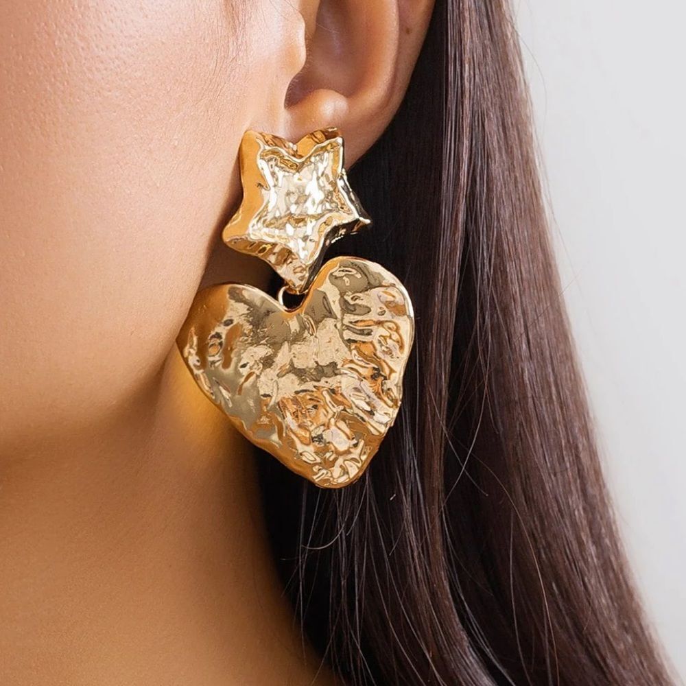 Gold heart drop earrings N49